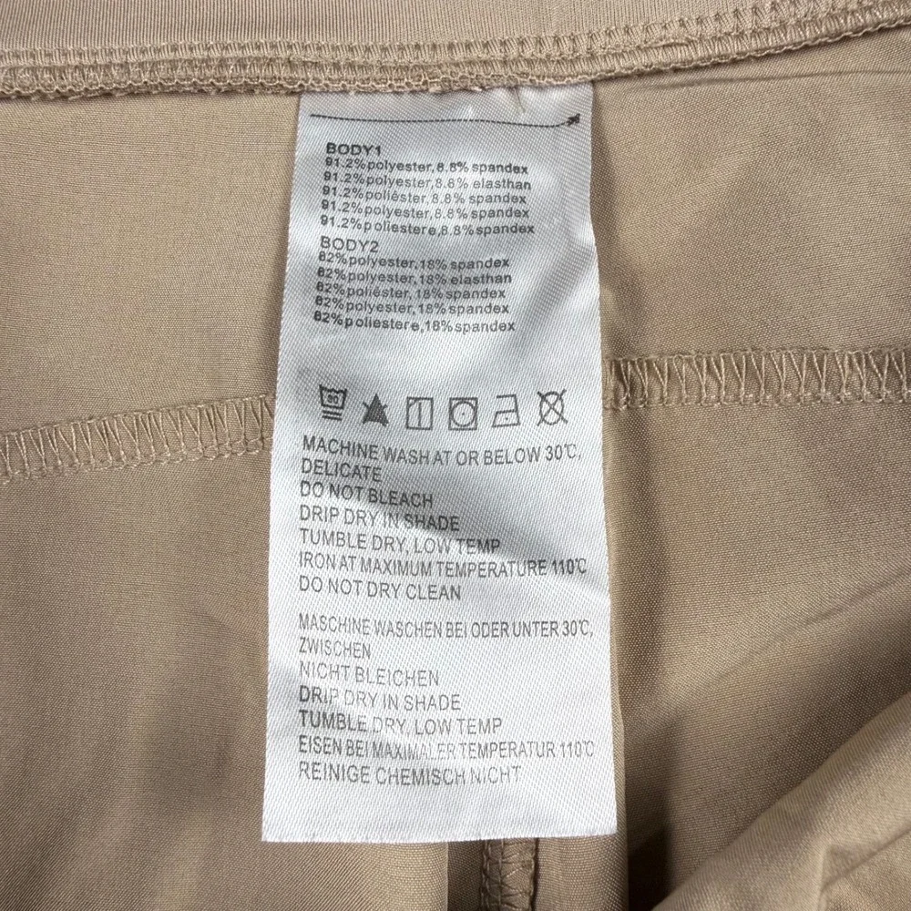 Willit Athletic Shorts Womens 2XL Tan‎ Hiking Travel Stretch Zipper Pocket Khaki